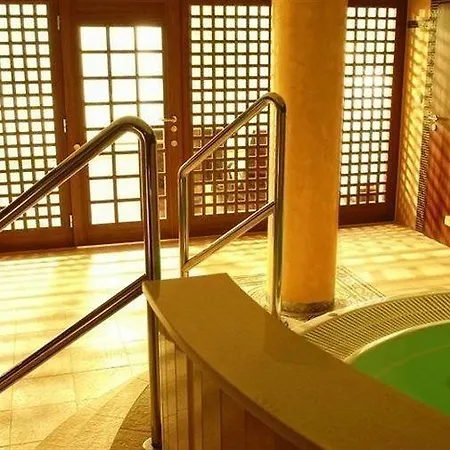 Tree Of Life Hotel 4*